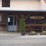 Apartmanhotel U Kmotra 3*