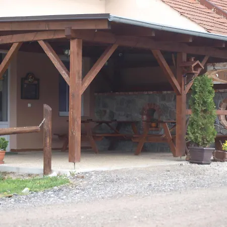 Apart Otel U Kmotra Borovany (Ceske Budejovice)