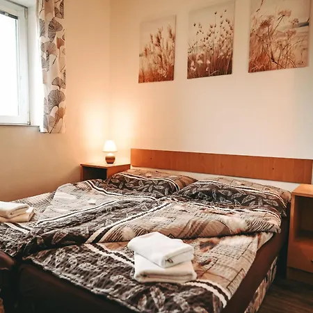 Aparthotel U Kmotra 3*